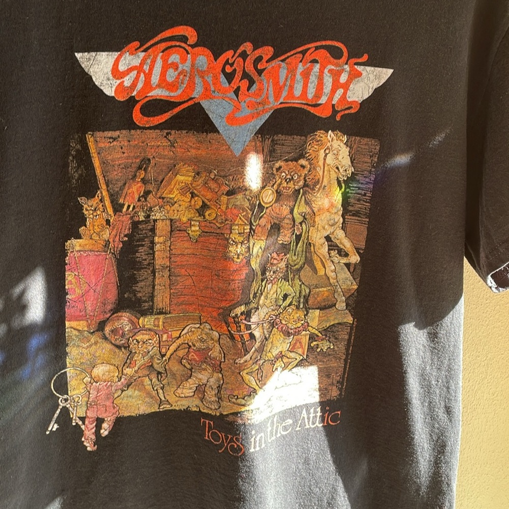 Aerosmith Toys in the Attic Graphic Band Tshirt. Black. Gildan Tag. Size Medium - Picture 11 of 11
